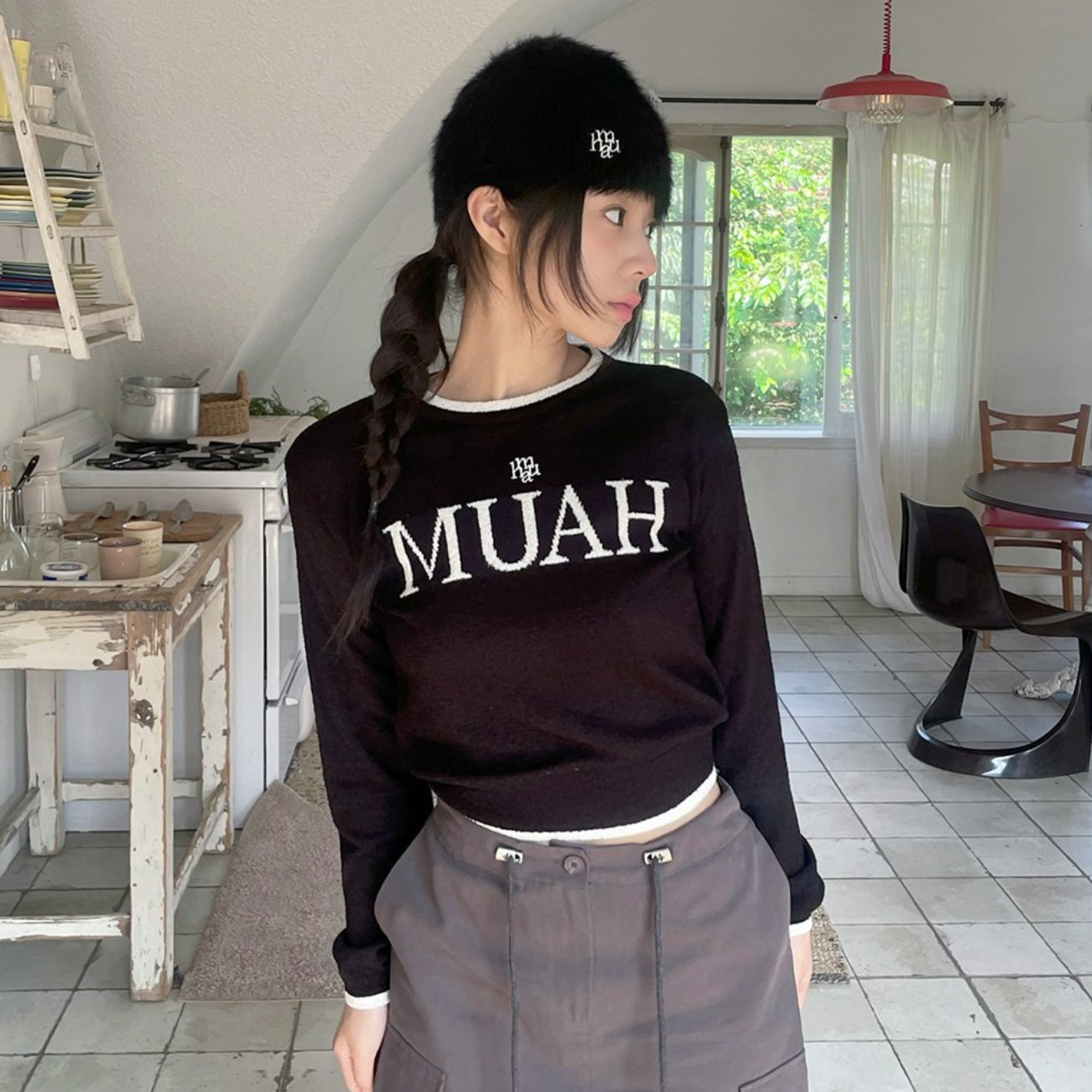 [muahmuah] Logo Bookle Round Knitwear [Black]