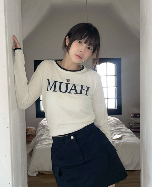 [muahmuah] Logo Bookle Round Knitwear [Ivory]