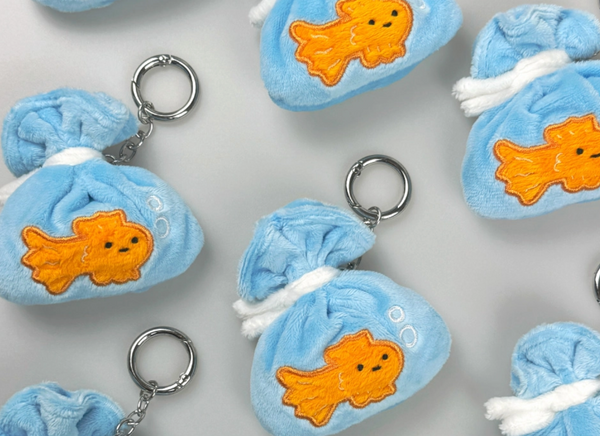 [HOOKKA HOOKKA STUDIO] Soft Fluffy Keyring (Fish in a bag)