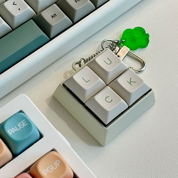 Keyboard Keyring 🍀💗🏠⚡