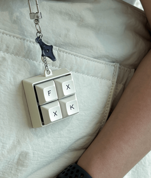 Keyboard Keyring 🍀💗🏠⚡