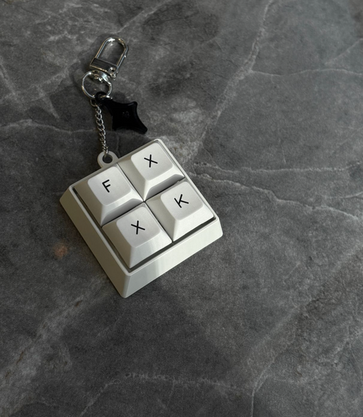 Keyboard Keyring 🍀💗🏠⚡