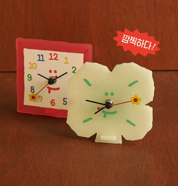 [ahmugae] Luminous Clover Desk Clock