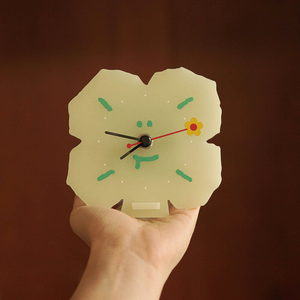 [ahmugae] Luminous Clover Desk Clock