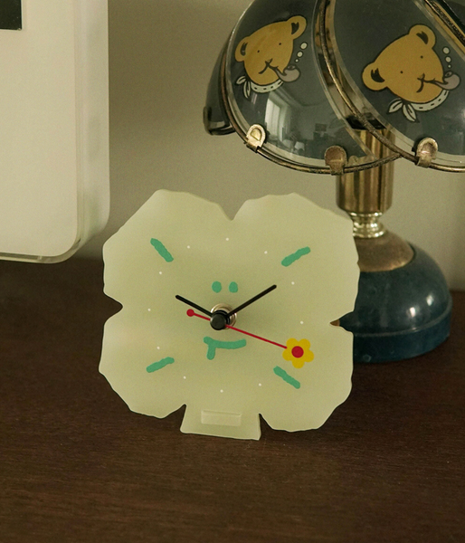 [ahmugae] Luminous Clover Desk Clock