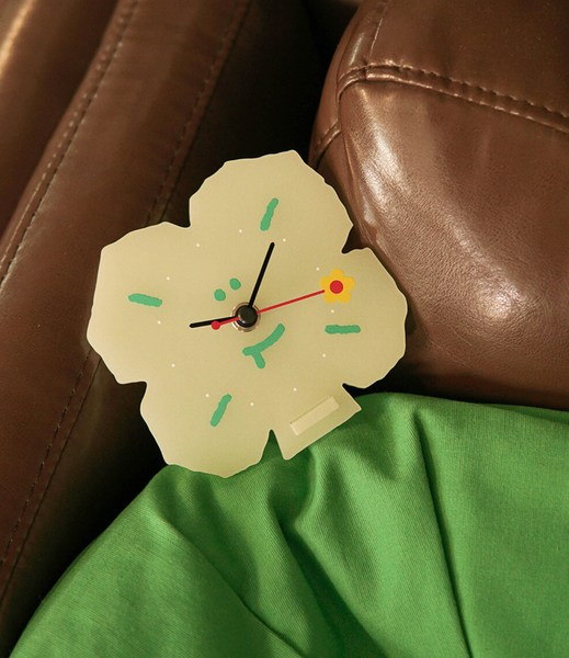 [ahmugae] Luminous Clover Desk Clock