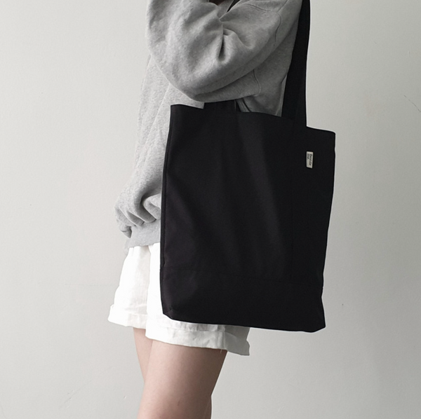 [Beside me.] Twill Simple Line Bag (Black)