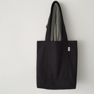 [Beside me.] Twill Simple Line Bag (Black)