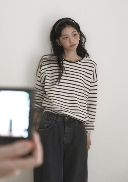 [SLOWAND] Round Neck Stripe Thick Knitwear