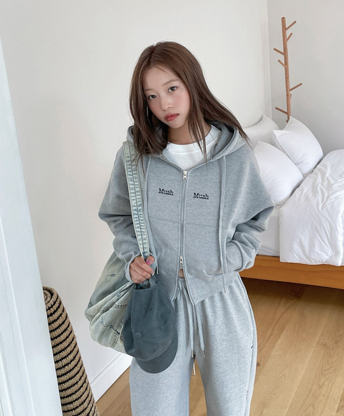 [muahmuah] Logo Stitch Regular Fit Hooded Zip-Up (Grey)