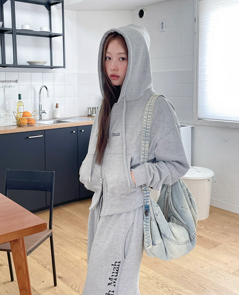 [muahmuah] Logo Stitch Regular Fit Hooded Zip-Up (Grey)