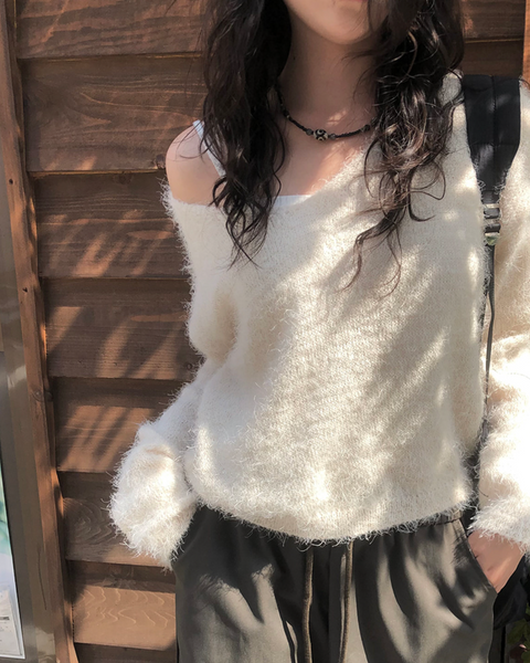 [anyonemore] Back Ribbon Angora V-Neck Crop Knit