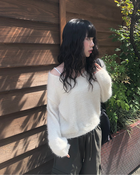 [anyonemore] Back Ribbon Angora V-Neck Crop Knit