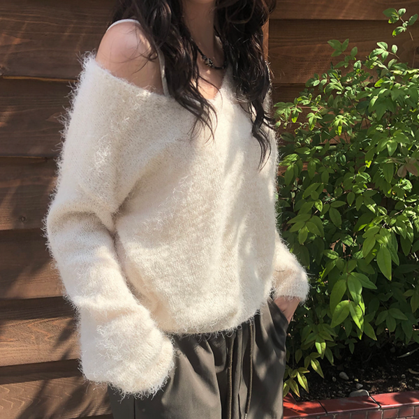 [anyonemore] Back Ribbon Angora V-Neck Crop Knit