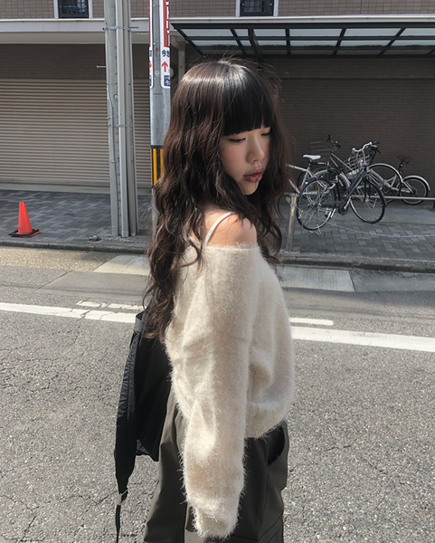 [anyonemore] Back Ribbon Angora V-Neck Crop Knit