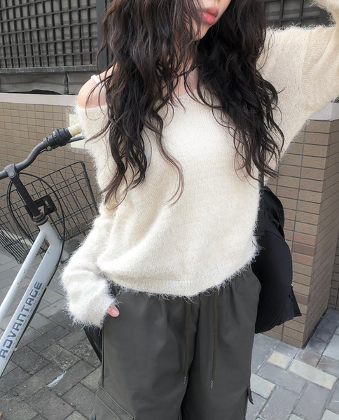 [anyonemore] Back Ribbon Angora V-Neck Crop Knit