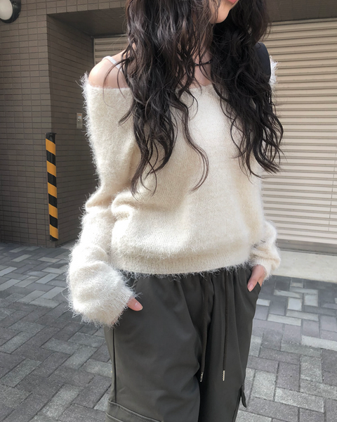 [anyonemore] Back Ribbon Angora V-Neck Crop Knit