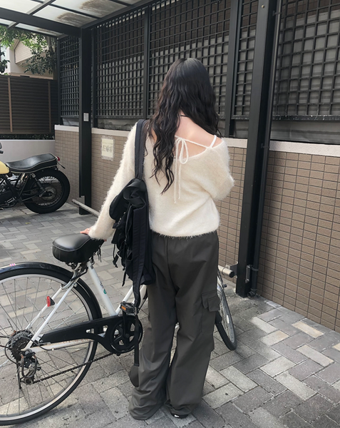 [anyonemore] Back Ribbon Angora V-Neck Crop Knit