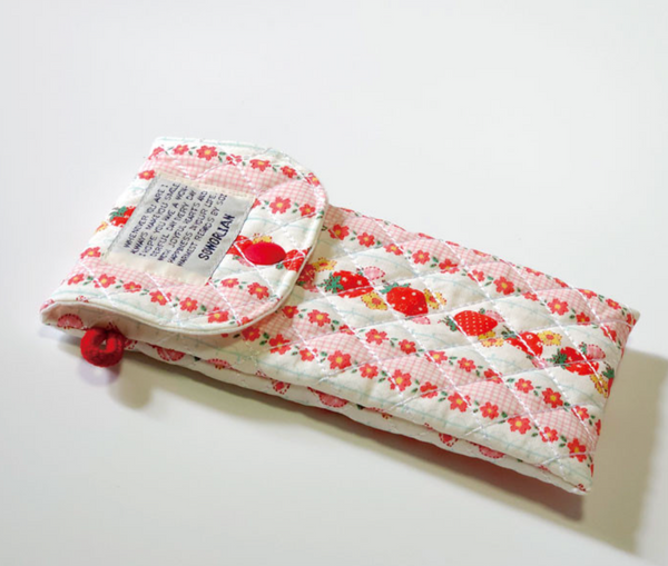 [SOWORLIAN] Quilted Strawberry Pencil Case