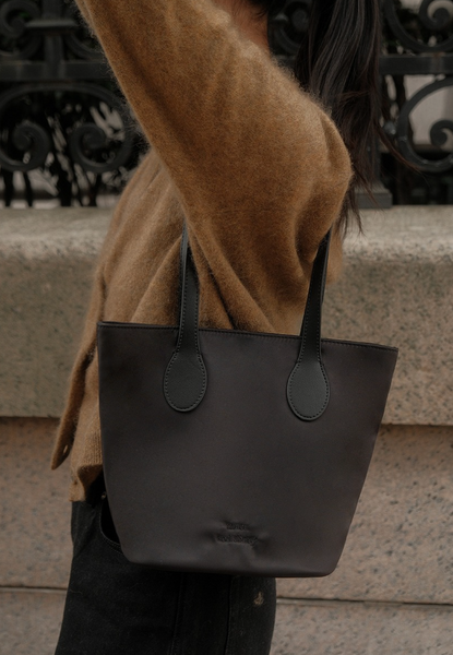 [mucu and ebony] Demure Bag Black