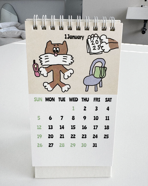 [scooty studio] 2025 Desk Calendar