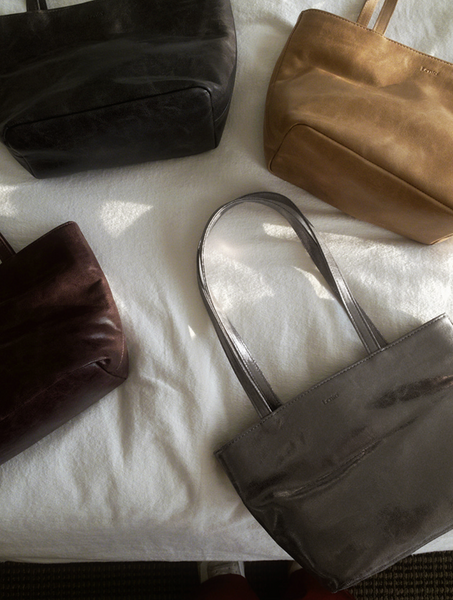 [SLOWAND] # LENTO Pebble Cracker Shoulder Bag