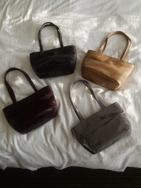 [SLOWAND] # LENTO Pebble Cracker Shoulder Bag