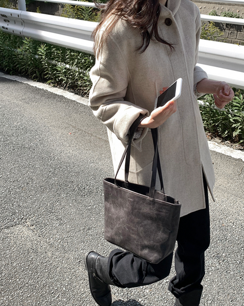 [SLOWAND] # LENTO Pebble Cracker Shoulder Bag