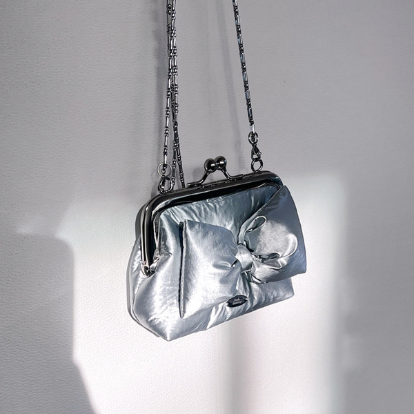 [Peakdrawing] Silver Ribbon Puffer Frame Mini Bag