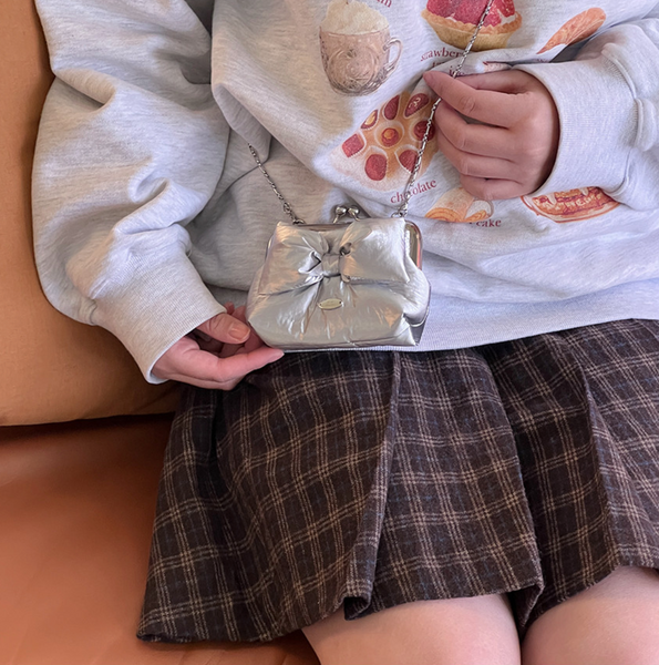 [Peakdrawing] Silver Ribbon Puffer Frame Mini Bag