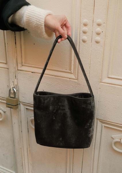 [mucu and ebony] Near Breeze Bag Ebony Black