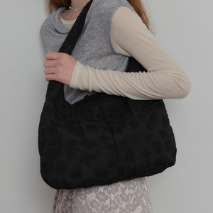 [POEV] Broderie Padded Day Bag Black