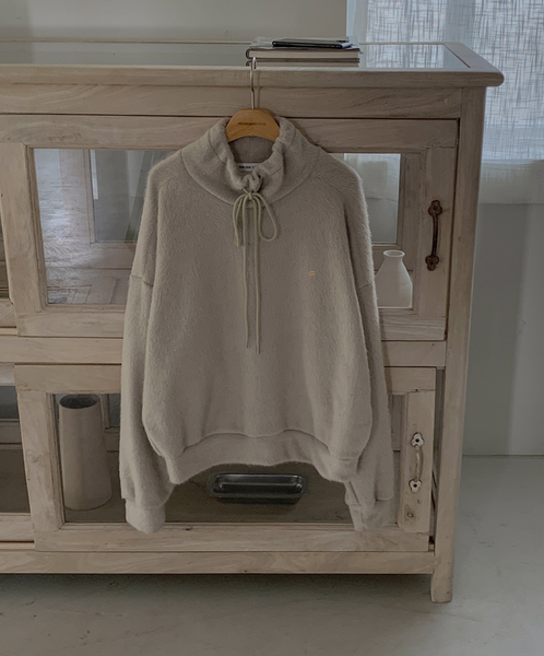 [FROM HEAD TO TOE] *Love From* High Neck Soft Sweatshirt