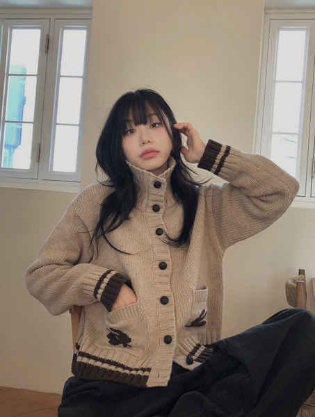 [VINVLE] Rabbit Button High-Neck Cardigan