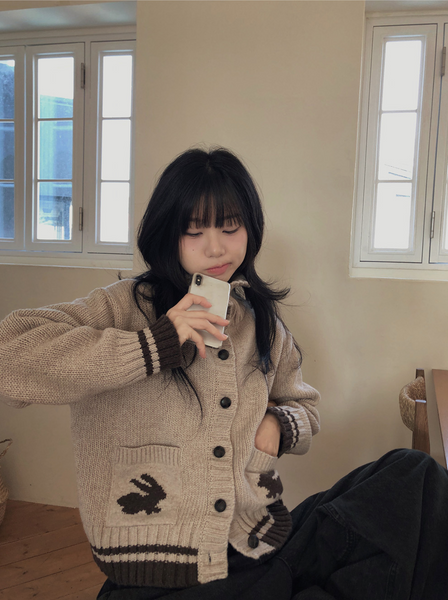 [VINVLE] Rabbit Button High-Neck Cardigan