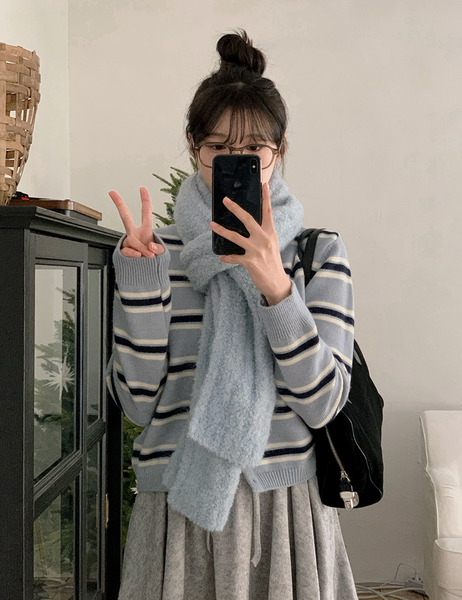 [SHOPPERLAND] Blue Fluffy Stripe Knit Cardigan