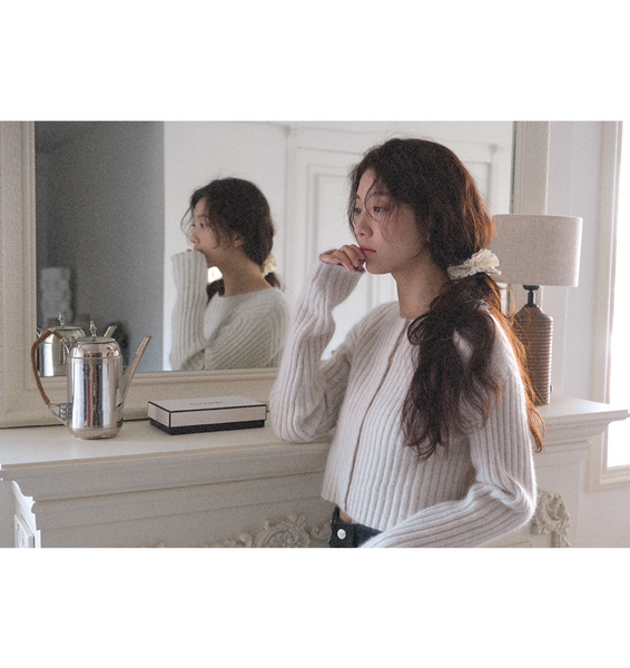 [WITHBLOOM] Raccoon Wool Golgi Crop Cardigan Ivory