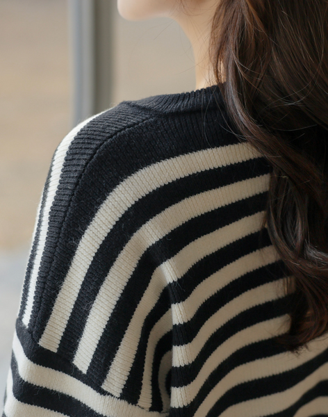 [FRENCHCHIC] Embroidery Two-Way Knit Zip-Up Cardigan