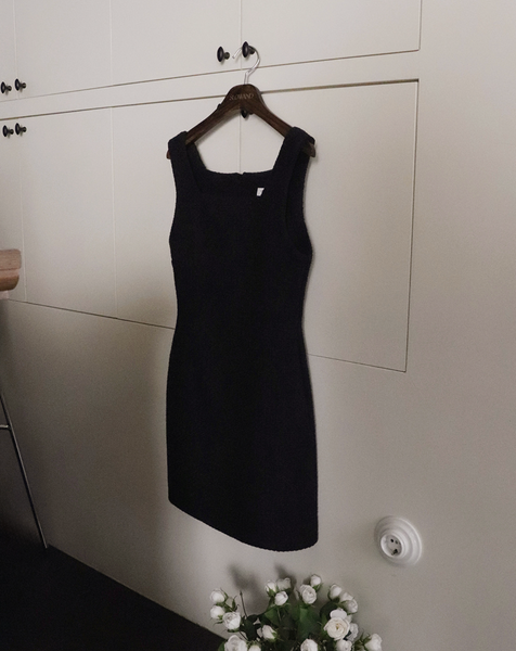 [SLOWAND] # SLOWMADE Black Tweed Square Solid Fit Dress