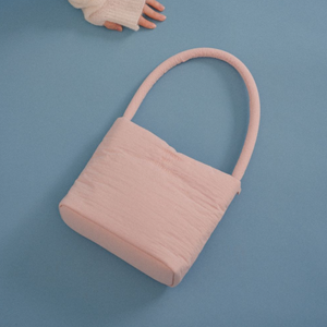 [mucu and ebony] Near Padding Bag Pink