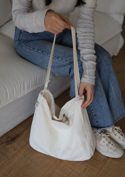 [mucu and ebony] More Mellow Bag Ivory