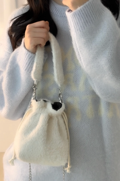 [NOT THINK] White Pouch Bag