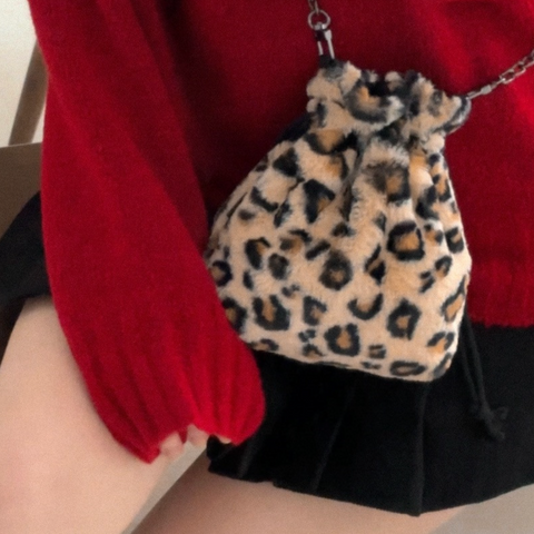 [NOT THINK] Leopard Pouch Bag