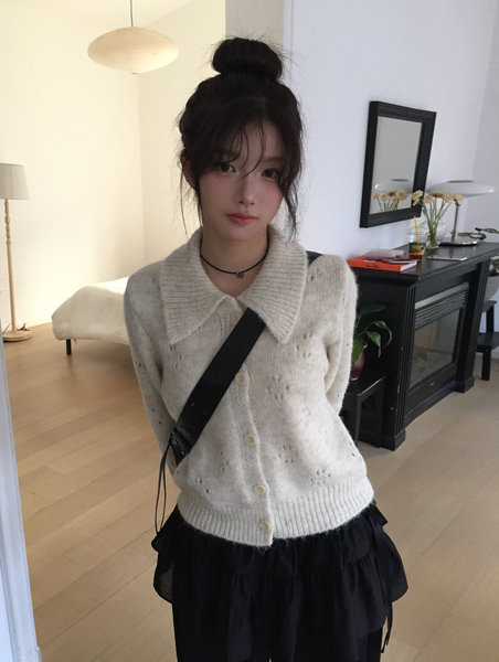 [MODIMOOD] Punching Flower Collar Knitwear