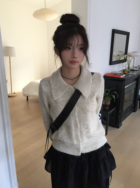 [MODIMOOD] Punching Flower Collar Knitwear