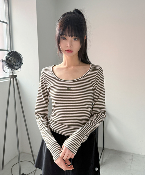 [muahmuah] Stripe U-neck Long-Sleeved T-shirt (Khaki)