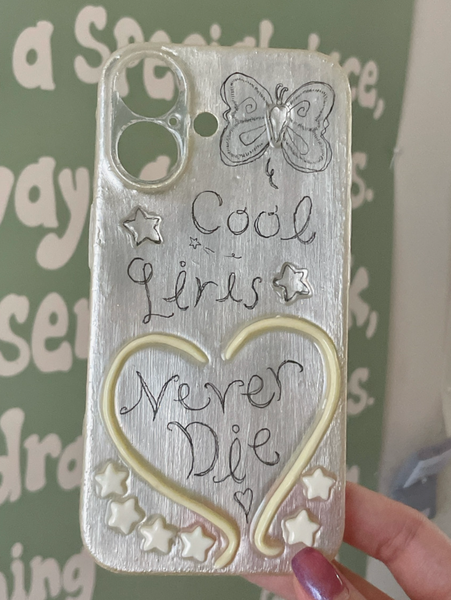 [Lilwsth] Cool girls Never die Phone Case