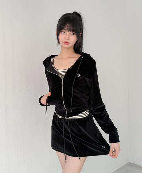 [muahmuah] Velour Training Hooded Skirt (Black)