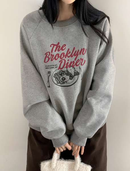 [98°C] Dining Printed Fleece Sweatshirt