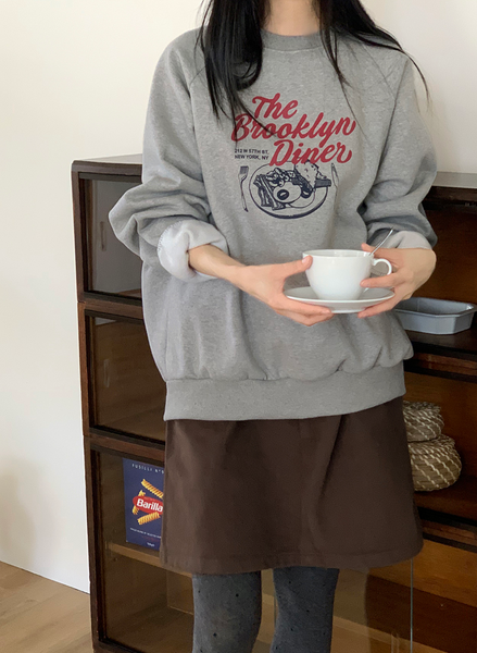 [98°C] Dining Printed Fleece Sweatshirt